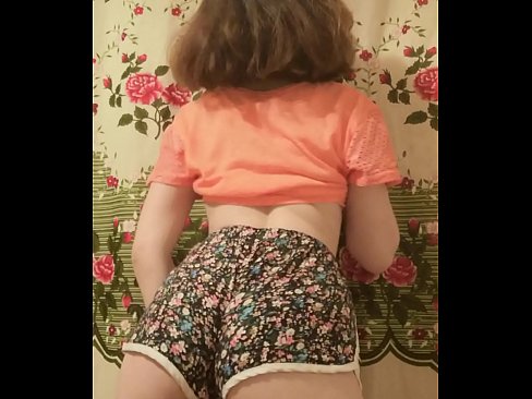 ❤️ سیکسی نوجوان بیب کیمرے پر اپنی شارٹس اتار رہی ہے۔ ❌ مقعد فحش ﹏